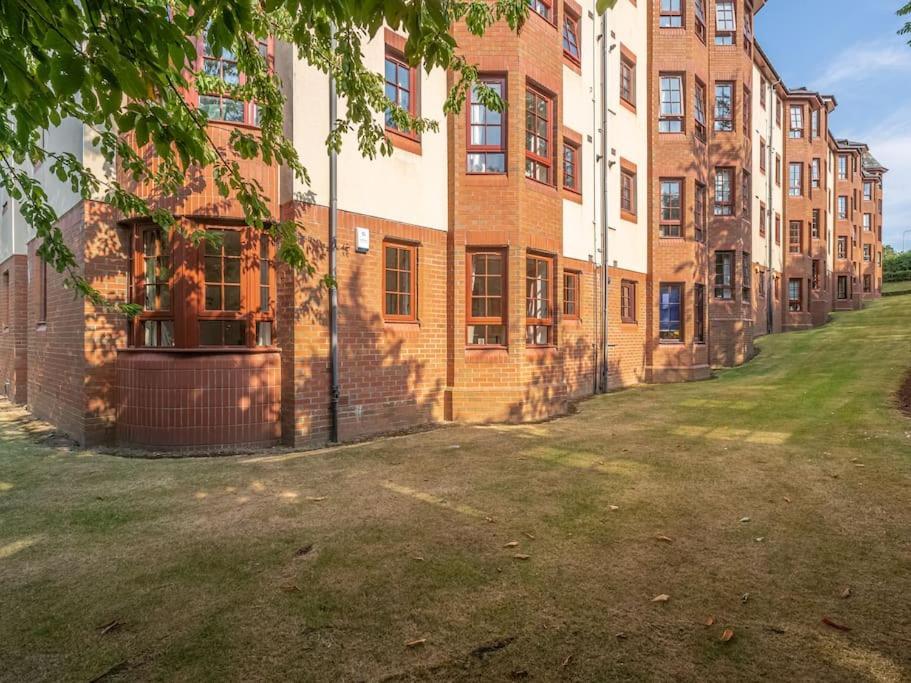 Luxury 2Bed 2Bath Flat In City Centre- Free Parking! Apartamento Edimburgo Exterior foto