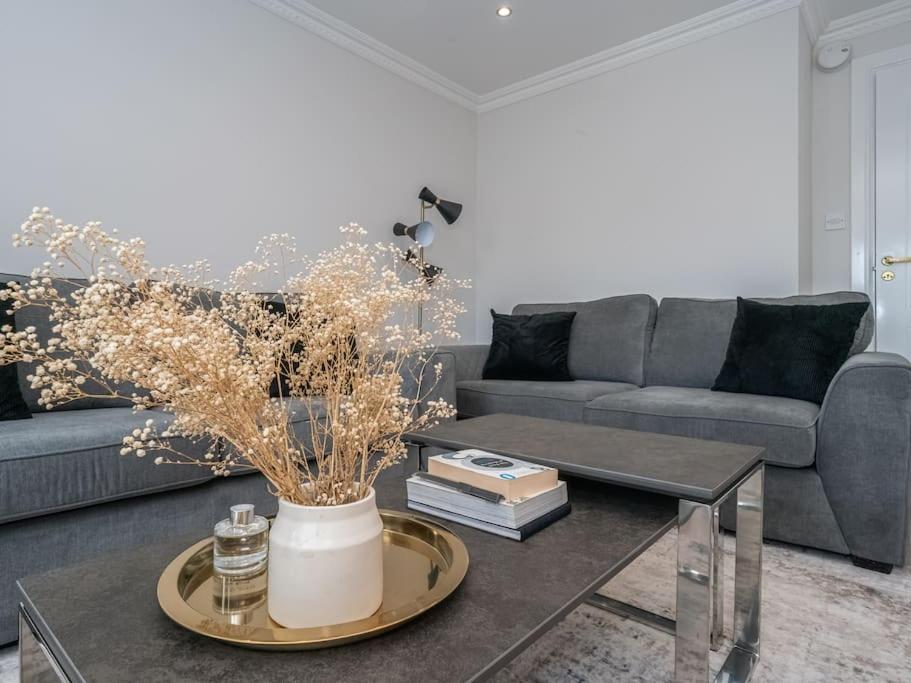 Luxury 2Bed 2Bath Flat In City Centre- Free Parking! Apartamento Edimburgo Exterior foto